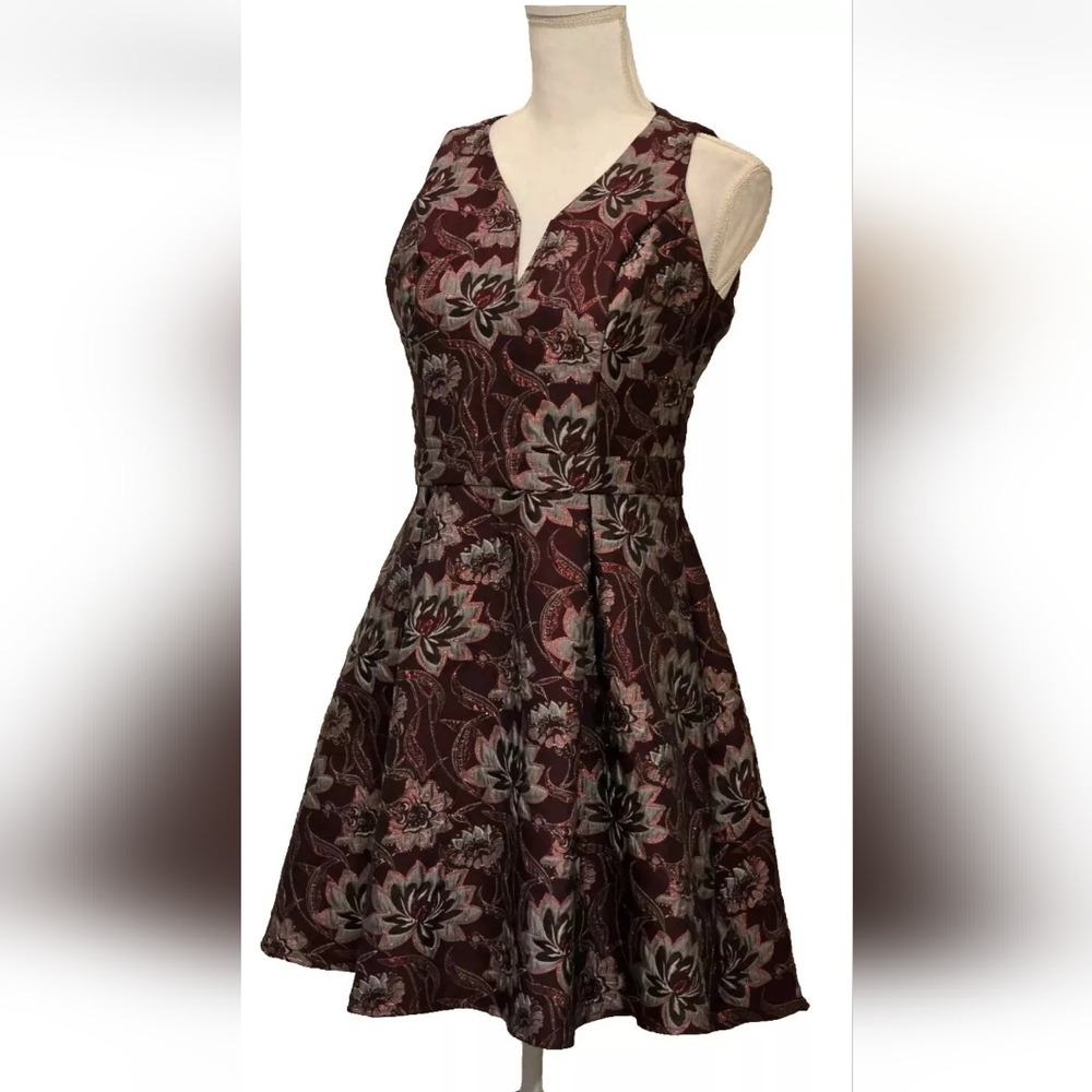 Francesca’s Floral Jacquard Fit & Flare Cocktail Dress Burgundy Day to Night M - Picture 10 of 15